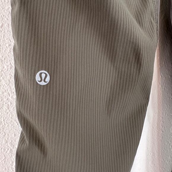 Lululemon Dance Studio Mid-Rise Cropped Pant, Army Green, Size 8 - Picture 6 of 9